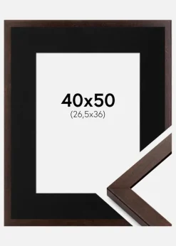 Ramme Selection Valnød 40x50 cm - Passepartout Sort 27,5x37 cm