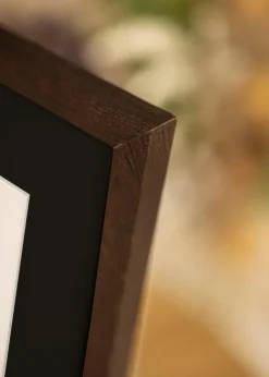 Ramme Selection Valnød 50x70 cm - Passepartout Sort 42x59,4 cm (A2)