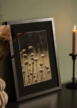 Ramme Selection Valnød 70x100 cm - Passepartout Sort 59,4x84 cm (A1)