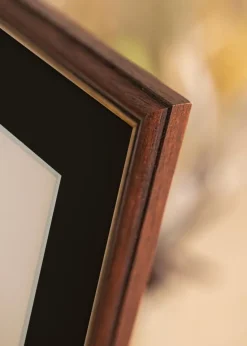 Ramme Siljan Brun 30x40 cm - Passepartout Sort 21x30 cm