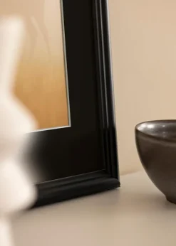 Ramme Siljan Sort 70x90 cm - Passepartout Sort 60x80 cm