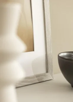 Ramme Stilren lysegrå Eg 70x100 cm - Passepartout Hvid 61x92 cm