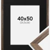 Ramme Stilren Valnød 40x50 cm - Passepartout Sort 27,5x37 cm