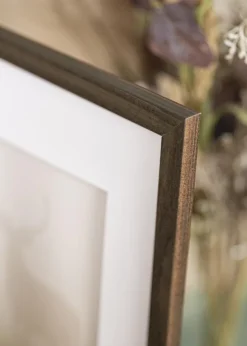 Ramme Stilren Valnød 30x40 cm - Passepartout Hvid 20x28 cm