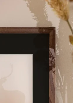 Ramme Stilren Valnød 70x100 cm - Passepartout Sort 24x36 inches (60,94x91,44 cm)