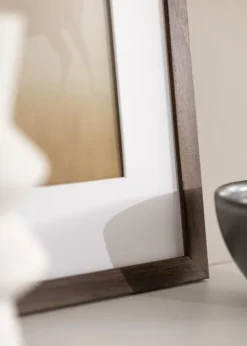 Ramme Stilren Valnød 70x90 cm - Passepartout Hvid 55x70 cm