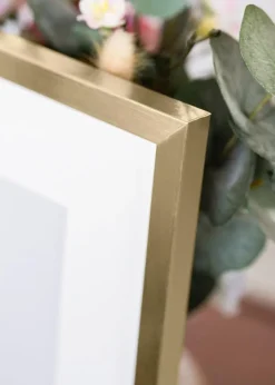 Ramme Trendy Guld 20x30 cm - Passepartout Hvid 15x22 cm