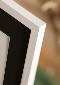Ramme Trendy Hvid 18x24 cm - Passepartout Sort 13x17 cm