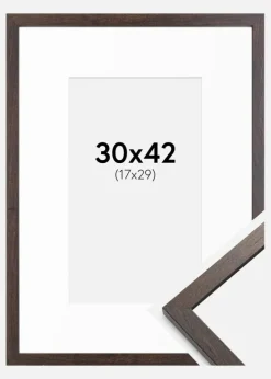 Ramme Trendy Valnød 30x42 cm - Passepartout Hvid 18x30 cm