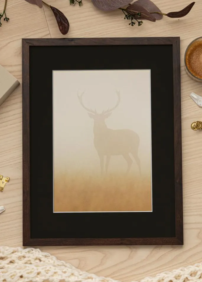 Ramme Trendy Valnød 45x60 cm - Passepartout Sort 35x50 cm