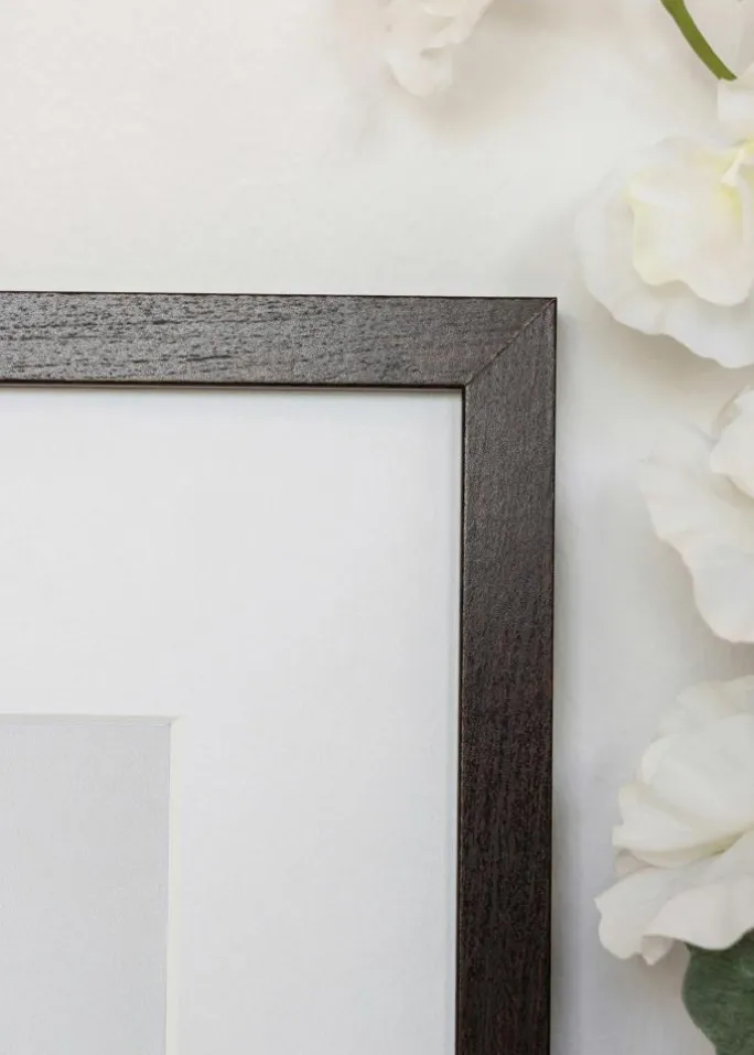 Ramme Trendy Valnød 40x60 cm - Passepartout Hvid 32,9x48,3 cm (A3+)