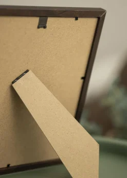 Ramme Trendy Valnød 20x25 cm - Passepartout Sort 14x18 cm