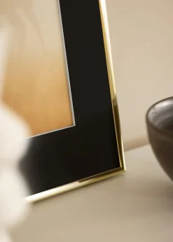Ramme Visby Blank Guld 40x50 cm - Passepartout Sort 12x16 inches