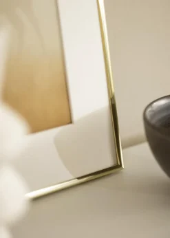 Ramme Visby Blank Guld 50x70 cm - Passepartout Hvid 16x24 inches