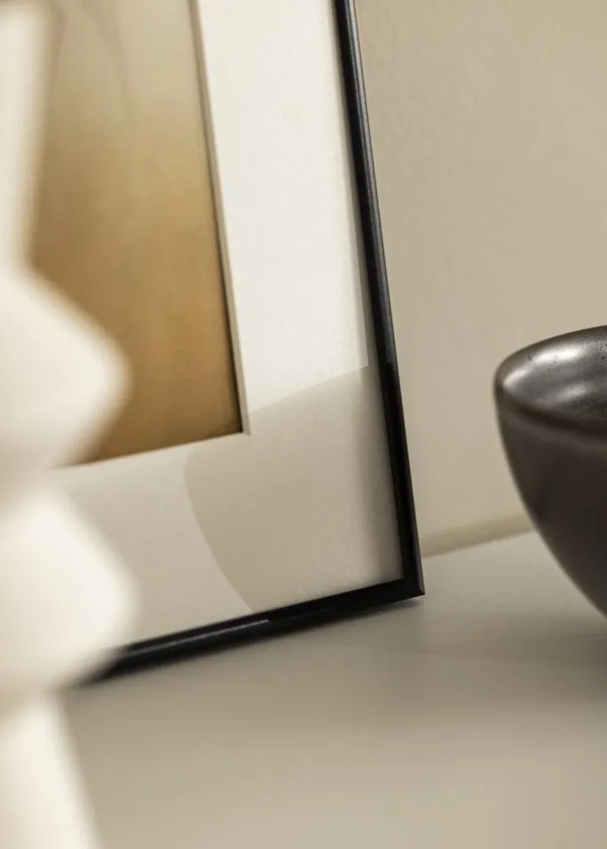 Ramme Visby Sort 40x50 cm - Passepartout Hvid 27,5x37 cm