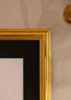 Ramme Västkusten Guld 40x60 cm - Passepartout Sort 32,9x48,3 cm (A3+)