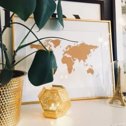 Verdenskart i Gull - Foliert Plakat (30x40 cm)