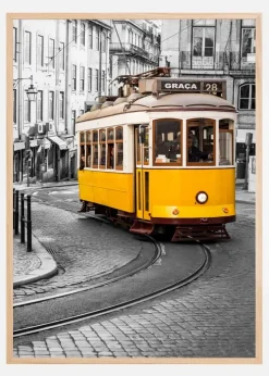 Yellow Tram in The City Plakat (21x29.7 cm (A4))